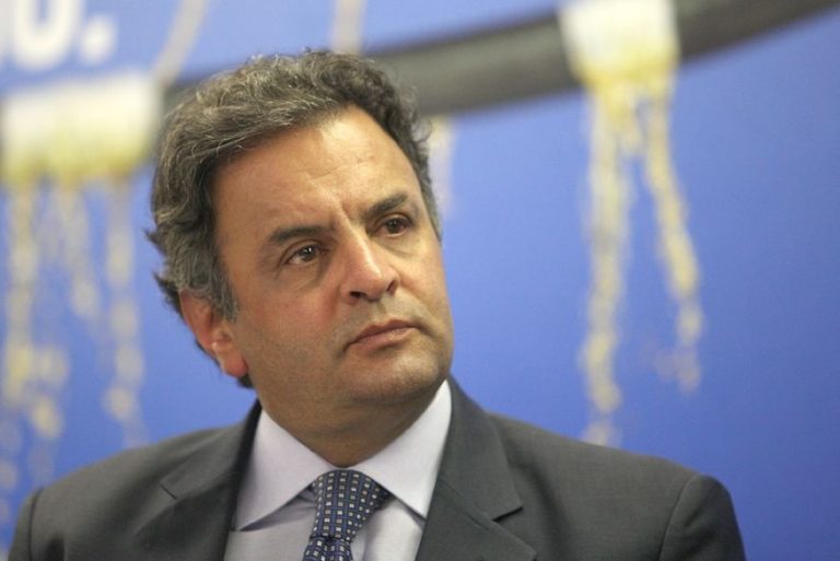 Aécio Neves devolva R$ 11 milhões a Minas Gerais Aécio Neves devolva R$ 11 milhões a Minas Gerais